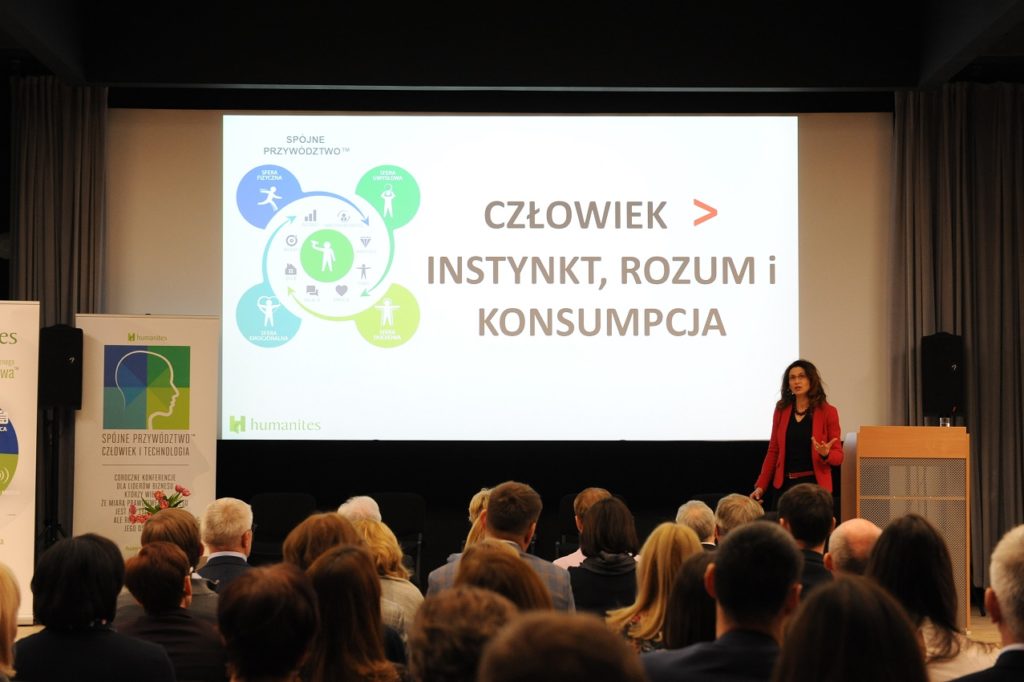 VII konferencja Spójne Przywództwo - Człowiek i Technologia już za nami. Ponad 170 uczestników, kilkaset osób online, prawie 30 panelistów i gości, 7 godzin rozmów i prelekcji.